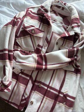 NWT! Ultra Flirt White and Burgundy Plush Plaid Top